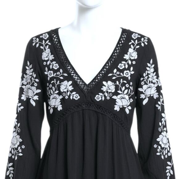 Jun & Ivy Black Boho Chic Embroidered Gauze Dress Womens Sz S Peasant V-Neck - Picture 9 of 12